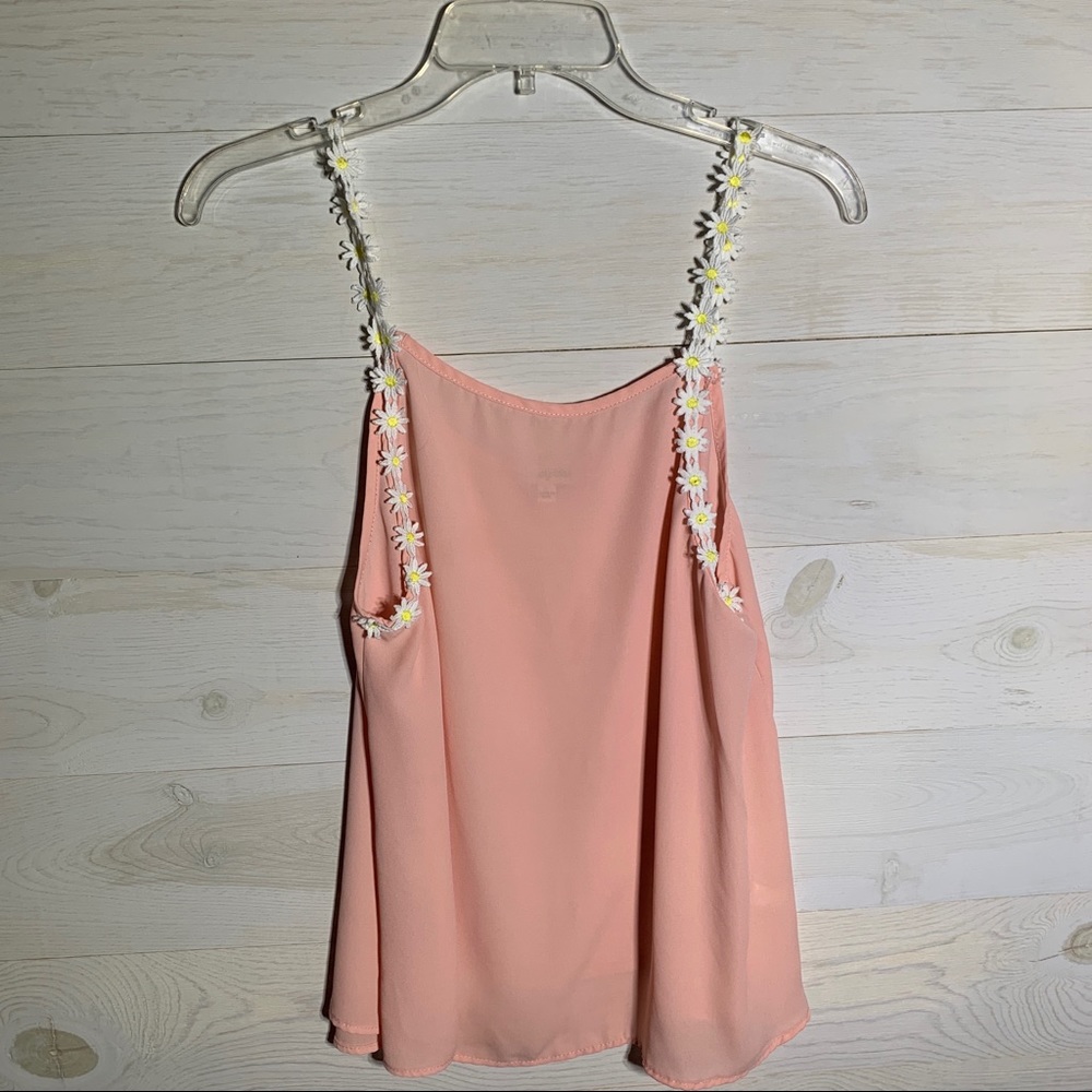 Lily White Daisy tank